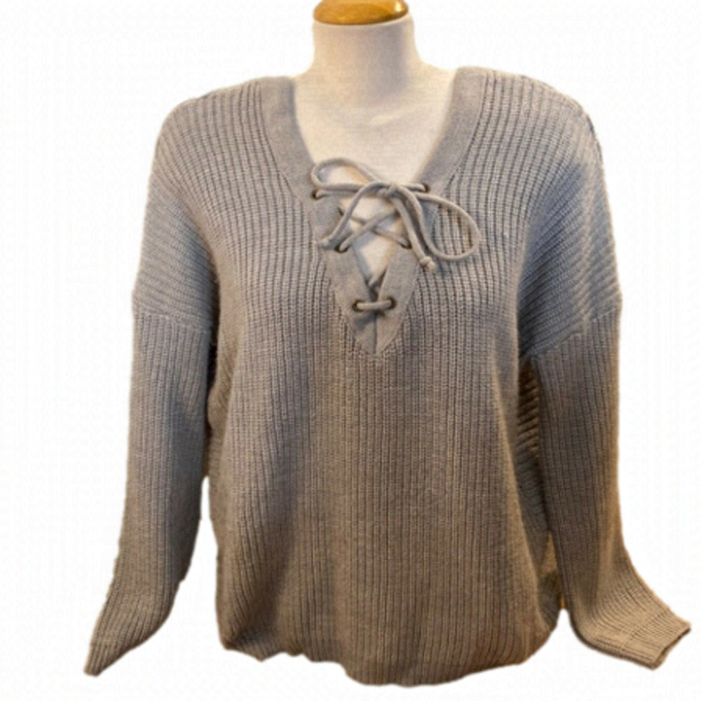 Bluenotes Women's Grey Long  Sleeved V Neck Sweater (Size Large)